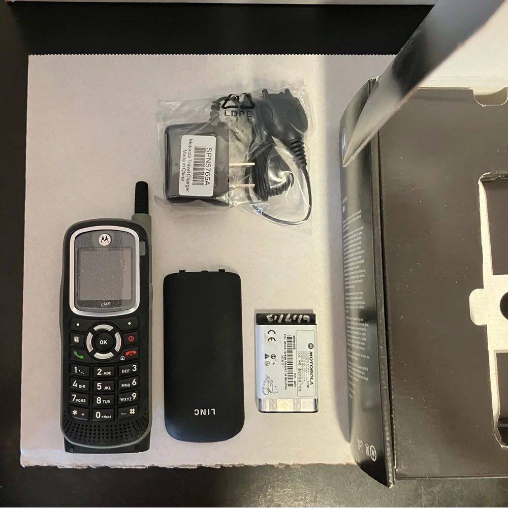 2 Vintage Motorola i365 Walkie-Talkie Cell Phones NEW in Open Box